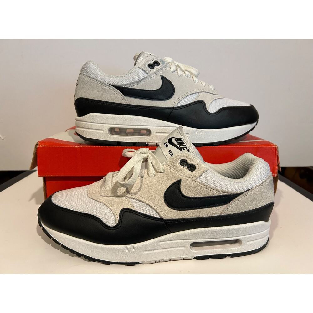 Nike Air Max 1 Essential White Black Size 10 Men 12.5 Women NEW WITH BOX